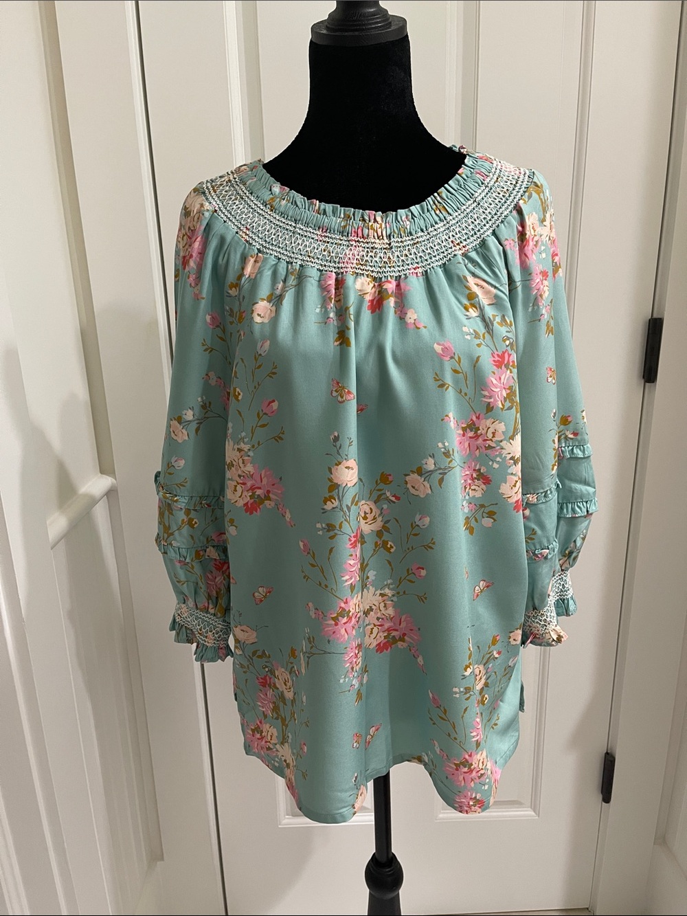 Spartina 449 Seafoam Floral Smocked Blouse Size M